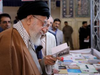 فرج سرکوهی؛ «لعنت بر پدر و مادر کسی که این‌جا بشاشد»