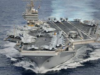 «ناو هواپیمابر آمریکا می‌تواند فرصتی طلایی برای تندروهای ایران باشد»