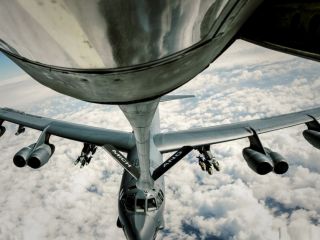 آمریکا بمب‌افکن‌های استراتژیک بی-۵۲ خود را به خلیج فارس می فرستد