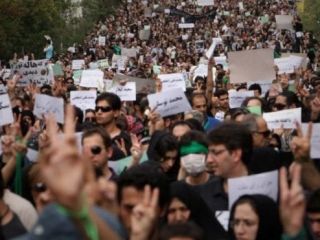 حذف مجوز برای تجمع در مجلس ایران بررسی می‌شود