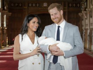 بی‌بی‌سی یک مجری خود را به دلیل توئیتی درباره «کودک سلطنتی» اخراج کرد