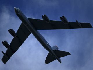 آغاز پروازهای گشت بمب افکن های آمریکا در منطقه خلیج فارس