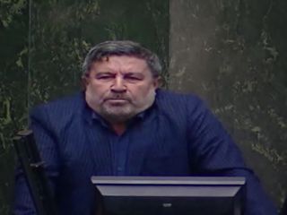 الیاس حضرتی: آخرین پیامی که از میرحسین موسوی آمده این است: روحانی حوصله کن، از رهبری فاصله نگیر