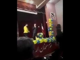 توهین نماینده شیروان در مجلس : شما مغزتان به اندازه گنجشک است