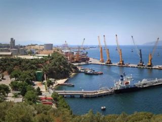 ترکیه علیرغم اعتراض به تحریم نفتی ایران ، بندرهایش را به روی محموله‌های نفت ایران بست