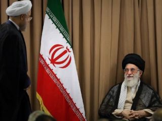 حسن روحانی خواستار چه اختیارات ویژه ای شده که خامنه ای حاضر نیست به وی تفویض کند