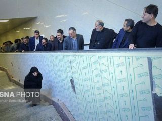 عکسی قابل تامل از  بازدید اعضای شورای شهر مشهد از قطار شهری