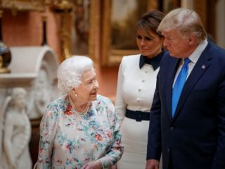 هدیه رئیس جمهوری و بانوی اول آمریکا به ملکه بریتانیا چه بود