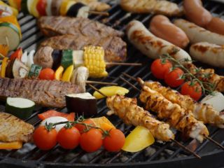 پژوهش جدید: گوشت سفید و قرمز هر دو به یک اندازه می‌توانند کلسترول خون را بالا ببرند