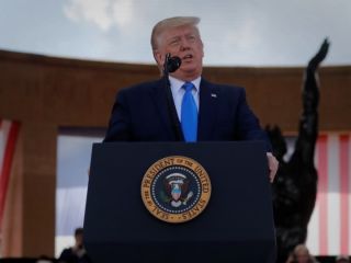 ترامپ: ایران یک کشور تروریستی واقعی بود ولی امروز فقیر شده اند و در حال ورشکستگی هستند