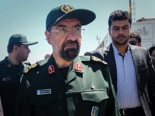 محسن رضایی:آمریکا به نیروهایش دستور داده با نزدیک شدن نظامیان ایرانی، درگیر شوند