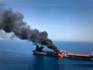 دکمه اصلی موشک ها را خامنه ای زده است