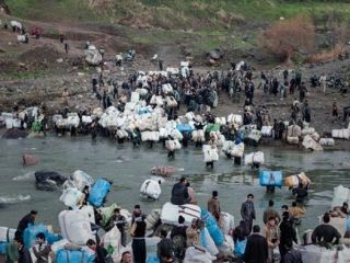 دو نماینده کُرد مجلس : کولبران می توانند در دور زدن تحریم ها به دولت کمک کنند