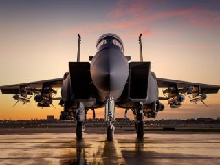 ویدیوی منتشر شده از پرواز جنگنده های عربستان و آمریکا بر روی خلیج‌ فارس