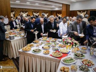 بخوربخور از «برجام‌پارتیِ الیزابت» تا «دیگ‌های پلو» سفارت روسیه!