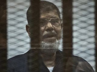 محمد مرسی، رئیس جمهور سابق مصر، در صحن دادگاه درگذشت