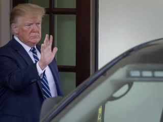 دونالد ترامپ : ده دقیقه قبل از حمله به سه هدف در ایران آنرا متوقف کردم