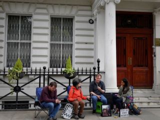 شبکه ان بی سی: سفارت ایران سعی می کند با آزار و اذیت همسر نازنین زاغری را وادار به سکوت کند