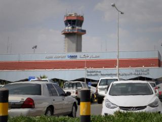 یک کشته و ۲۱ زخمی در حمله حوثی ها به فرودگاه ابها در عربستان