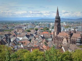 محاکمه ۱۱ مرد عمدتاً سوری به اتهام تجاوز گروهی به یک دختر ۱۸ ساله در آلمان