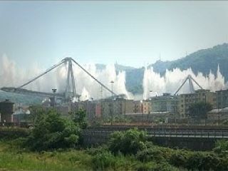 انهدام پل جنوای در ایتالیا با ۵۵۰ کیلو ماده منفجره - ویدیو