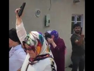 اگر جرات دارید از این فامیل زن بگیرید!!