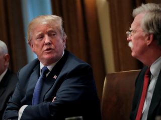 آیا بولتون در آستانه اخراج است؟ ترامپ به جای بولتون، مجری فاکس نیوز را با خود به کره شمالی برد