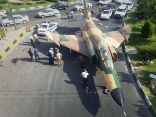 ماجرای فرود هواپیمای جنگی در خیابان‌های شهر قم