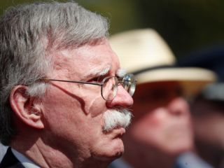 جان بولتون تا کی گوش دادن ترامپ به مجری فاکس نیوز را تحمل میکند؟