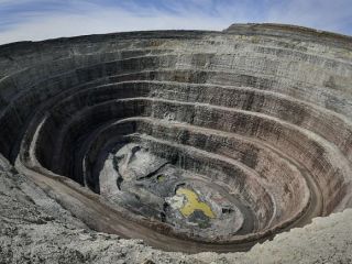 هجوم جویندگان الماس به سیبری؛ دولت روسیه ۲۴ ساعته مشغول استخراج است