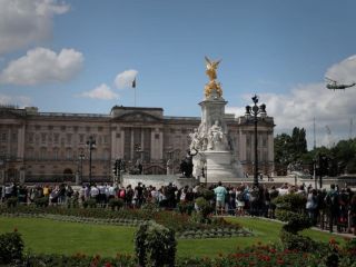 مردی که نیمه شب وارد خانه ملکه بریتانیا شده بود، دستگیر شد