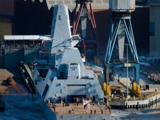 «دیلی میرور» :نزدیک شدن قایق ایرانی بمب‌گذاری شده به ناوشکن بریتانیایی در دریای سرخ