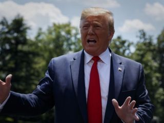 نخستین واکنش ترامپ به توقیف تانکر بریتانیایی؛ با لندن در تماس هستیم