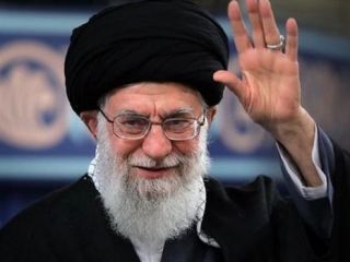 رئیس دفتر خامنه‌ای: در کشوری زندگی می‌کنیم که رهبر آن زیر خط متوسط زندگی می‌کند