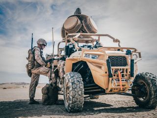 مجله وایِرد: آزمایش سلاح جدید آمریکا در تنگه هرمز؟