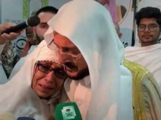 جنجال و دردسر آقای وزیر به دلیل بوسیدن خانم نیوزیلندی