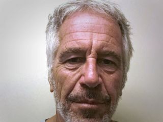 سرمایه دار متهم به سوء استفاده از دختران زیر سن قانونی در زندان خودکشی کرد