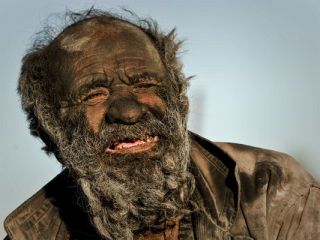 سرگذشت دردناک پیرمرد ۸۰ ساله ایرانی که ۶۰ سال از آخرین حمام او می گذرد