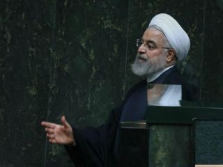 روحانی: سیاست ما را آیت‌الله خامنه‌ای مشخص می‌کند