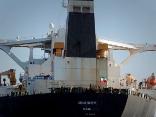 فایننشال تایمز: آمریکا سعی کرد به کاپیتان نفتکش ایرانی میلیون‌ها دلار بپردازد