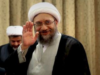 پشت پرده توبه‌نامه‌ی «صادق آملی لاریجانی» چه بود؟