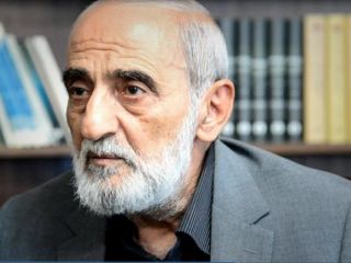 حسین شریعتمداری : مسئولیت برجام با دولت است نه رهبری