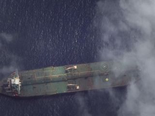 «تانکر ترکرز»ادعای مقامات ایران درباره تخلیه محموله «آدریان دریا۱» را رد کرد