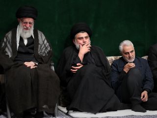 مقتدی صدر و قاسم سلیمانی در عزاداری بیت رهبری - تصاویر