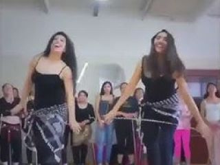 دختران محروم کشور جنگزده لبنان که احتیاج مبرم به کمک اخوندها از جیب مردم ایران دارن