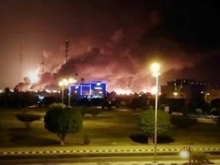 حوثی ها با ۱۰ پهپاد به تاسیسات نفتی آرامکو عربستان حمله کردند