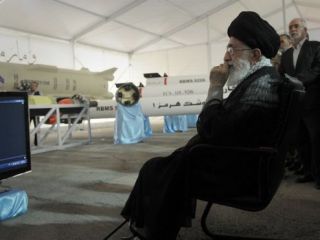 سی‌بی‌اس: حمله به تاسیسات نفتی عربستان با تایید آیت الله خامنه ای انجام شد