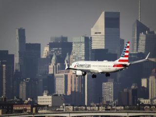 مسافر مسلمان دو بار سیفون کشید و پرواز لغو شد