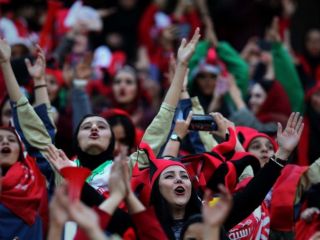 سفر هیئت فیفا برای اطمینان از حضور زنان در بازی ایران و کامبوج در تهران