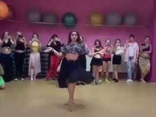 دختران محروم کشور مظلوم لبنان در کلاس رقص